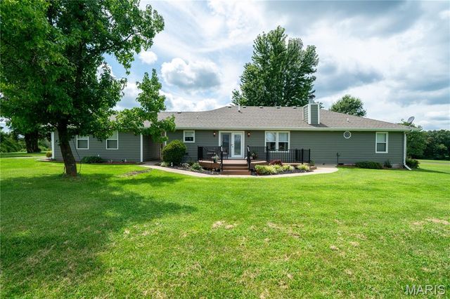 5111 E Flamingo Drive, Hallsville, MO 65255