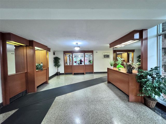 33-24 junction Boulevard 6R, Jackson Heights, NY 11372