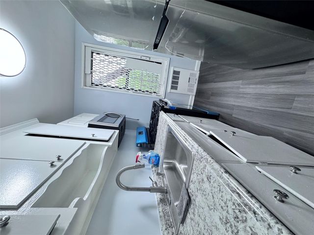 33-24 junction Boulevard 6R, Jackson Heights, NY 11372