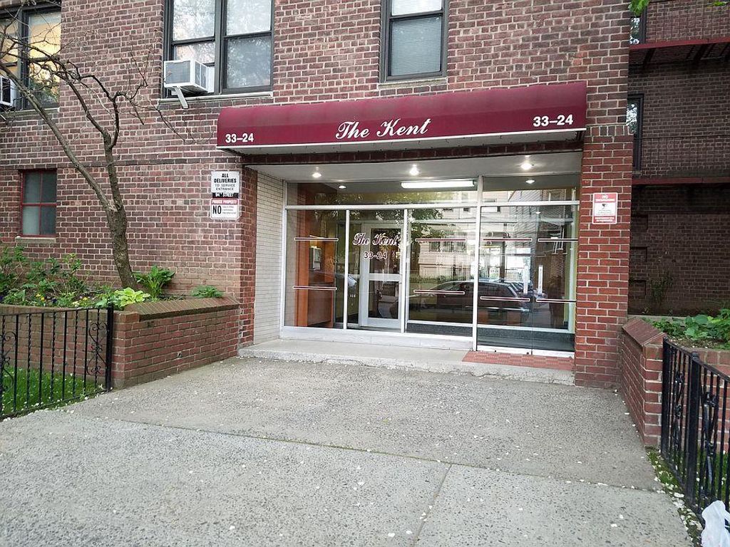33-24 junction Boulevard 6R, Jackson Heights, NY 11372
