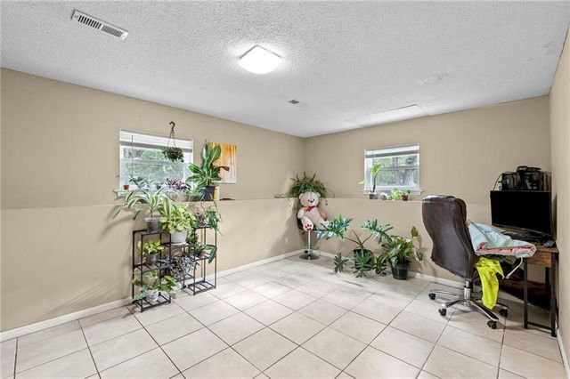 3513 Tudor Drive, Leavenworth, KS 66048