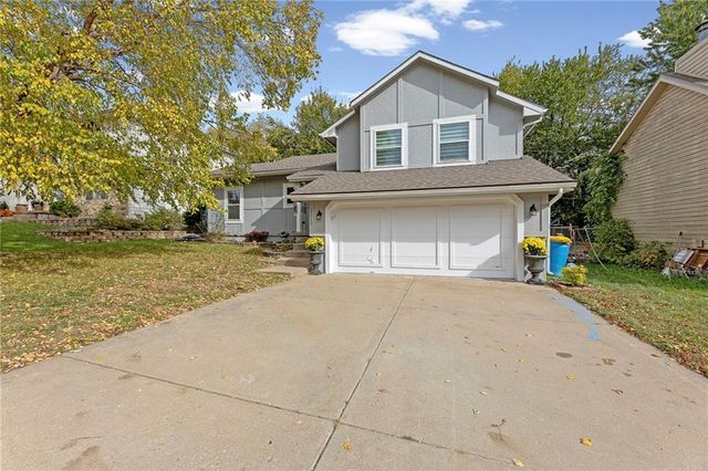 3513 Tudor Drive, Leavenworth, KS 66048