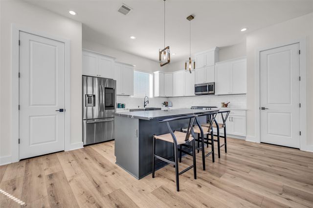 724 E 33rd Street, Houston, TX 77022