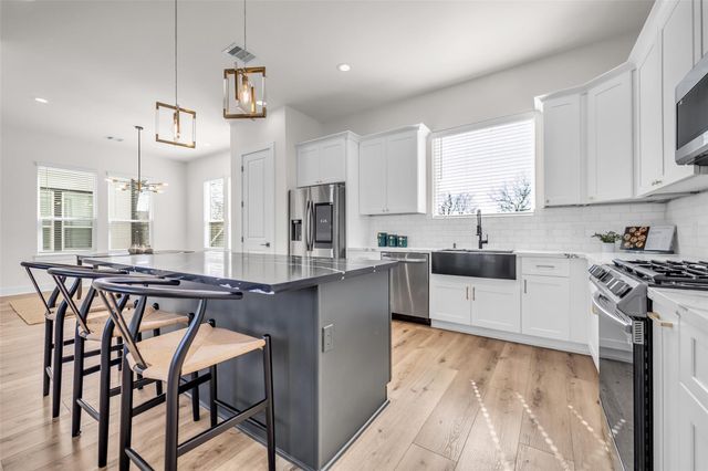 724 E 33rd Street, Houston, TX 77022