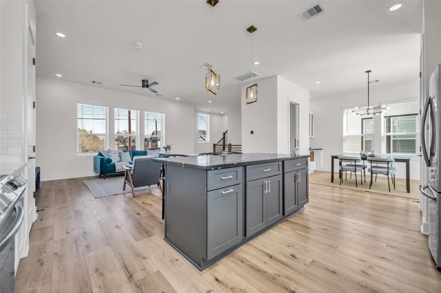 724 E 33rd Street, Houston, TX 77022