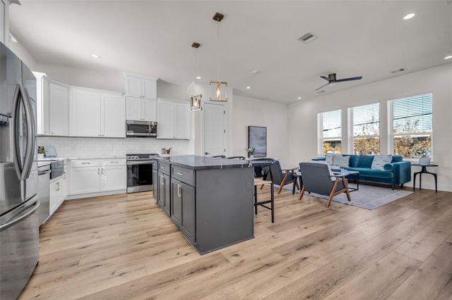 724 E 33rd Street, Houston, TX 77022