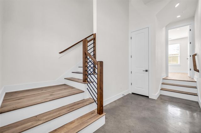 724 E 33rd Street, Houston, TX 77022