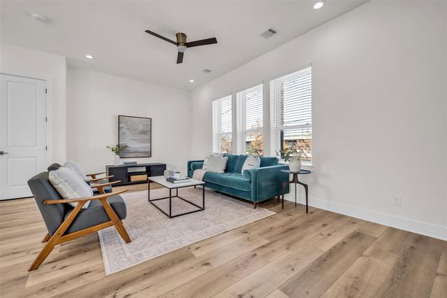724 E 33rd Street, Houston, TX 77022
