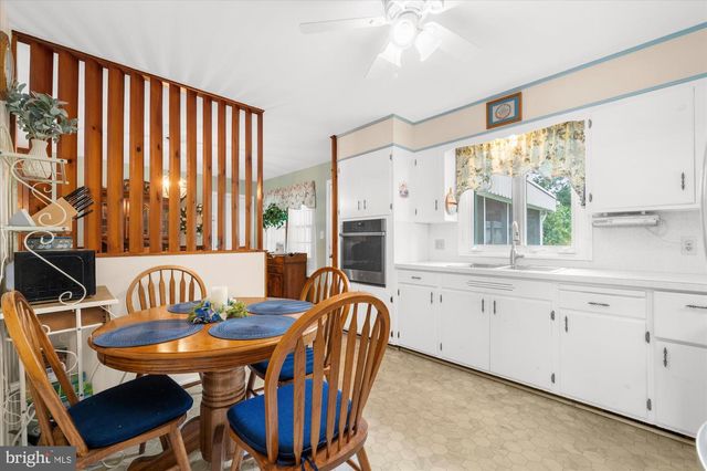 11 MEADOWBROOK RD, Flemington, NJ 08822