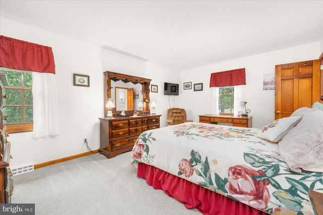 11 MEADOWBROOK RD, Flemington, NJ 08822