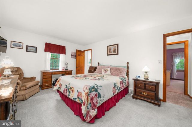 11 MEADOWBROOK RD, Flemington, NJ 08822