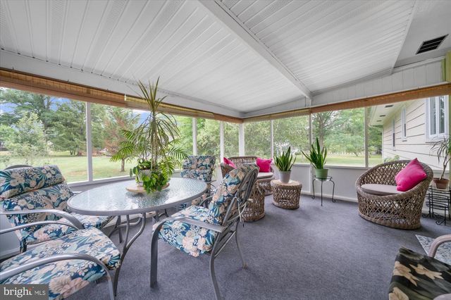 11 MEADOWBROOK RD, Flemington, NJ 08822
