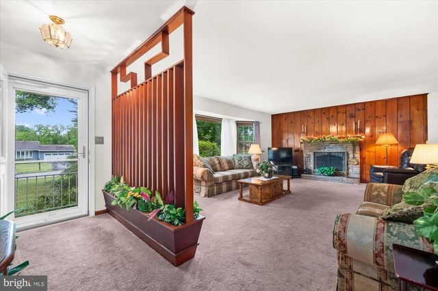 11 MEADOWBROOK RD, Flemington, NJ 08822