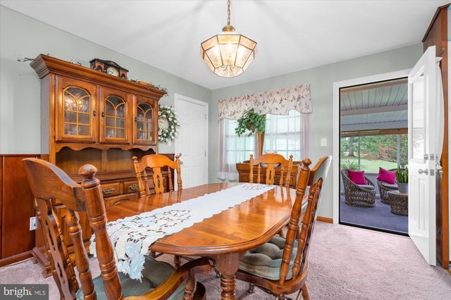 11 MEADOWBROOK RD, Flemington, NJ 08822
