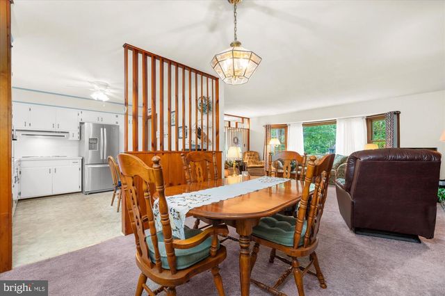 11 MEADOWBROOK RD, Flemington, NJ 08822