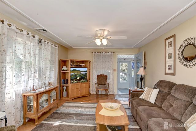 16 Cheesequake Road, Sayreville, NJ 08872