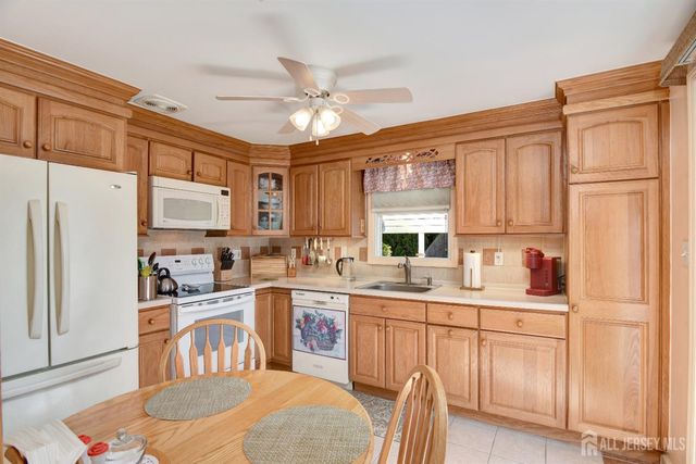 16 Cheesequake Road, Sayreville, NJ 08872