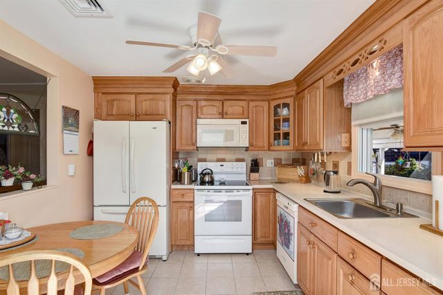 16 Cheesequake Road, Sayreville, NJ 08872