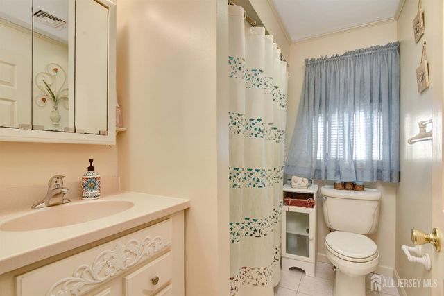 16 Cheesequake Road, Sayreville, NJ 08872