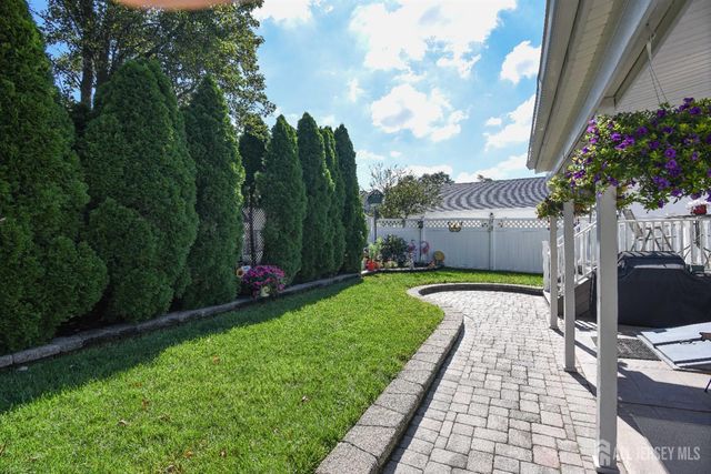 16 Cheesequake Road, Sayreville, NJ 08872