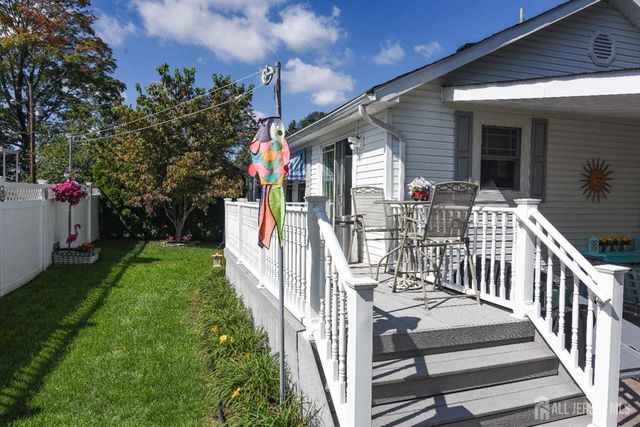 16 Cheesequake Road, Sayreville, NJ 08872