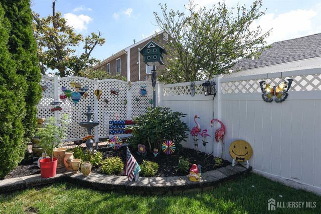 16 Cheesequake Road, Sayreville, NJ 08872