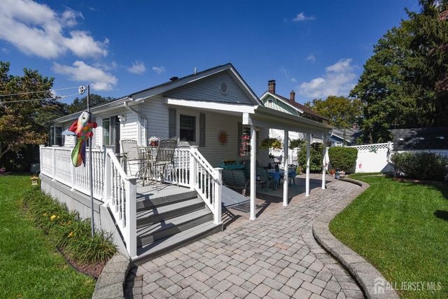 16 Cheesequake Road, Sayreville, NJ 08872