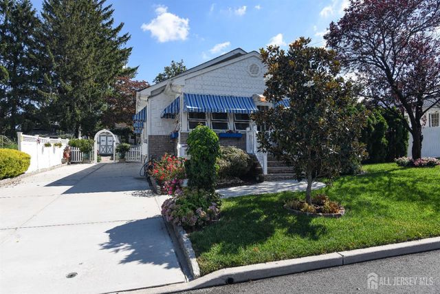 16 Cheesequake Road, Sayreville, NJ 08872