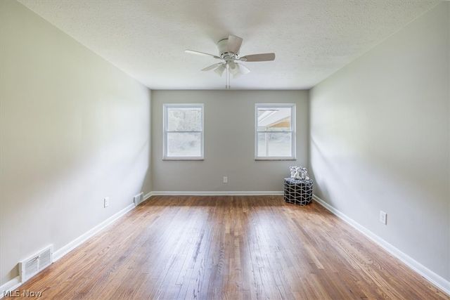 96 E Ridgewood Drive, Seven Hills, OH 44131