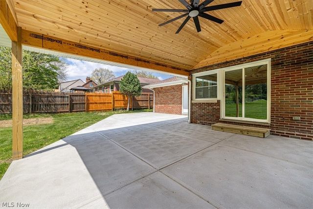 96 E Ridgewood Drive, Seven Hills, OH 44131