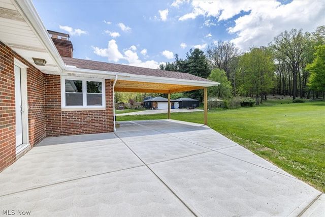 96 E Ridgewood Drive, Seven Hills, OH 44131