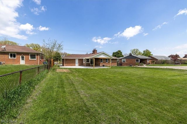96 E Ridgewood Drive, Seven Hills, OH 44131