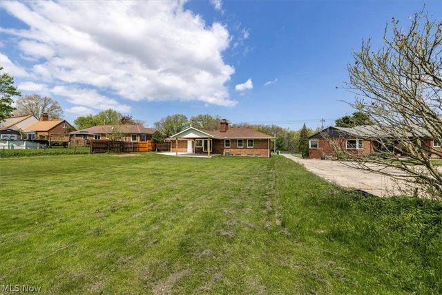 96 E Ridgewood Drive, Seven Hills, OH 44131