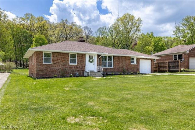 96 E Ridgewood Drive, Seven Hills, OH 44131