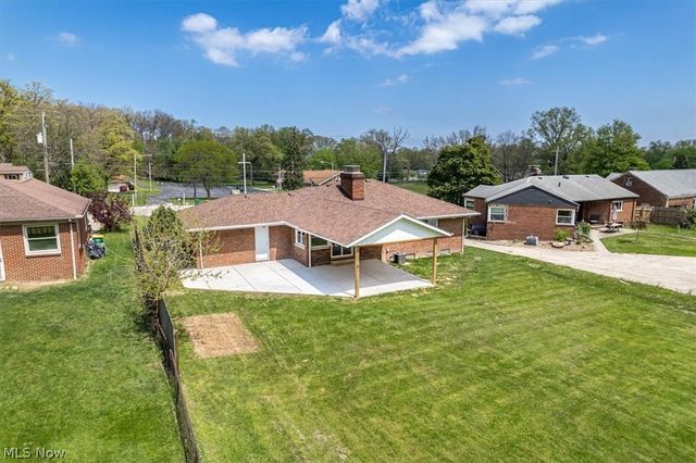 96 E Ridgewood Drive, Seven Hills, OH 44131