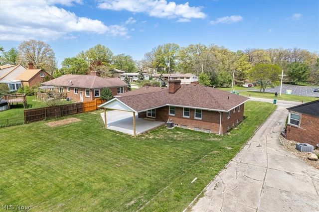 96 E Ridgewood Drive, Seven Hills, OH 44131
