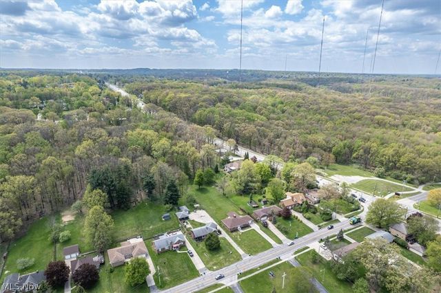 96 E Ridgewood Drive, Seven Hills, OH 44131