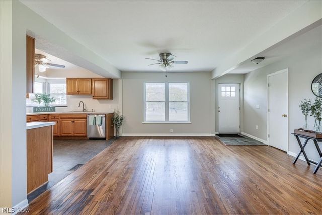 96 E Ridgewood Drive, Seven Hills, OH 44131
