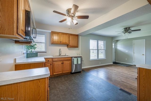 96 E Ridgewood Drive, Seven Hills, OH 44131