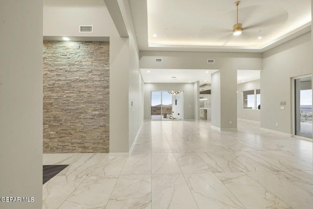 860 West Gate Drive, El Paso, TX 79932
