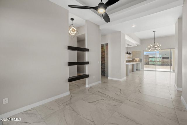 860 West Gate Drive, El Paso, TX 79932