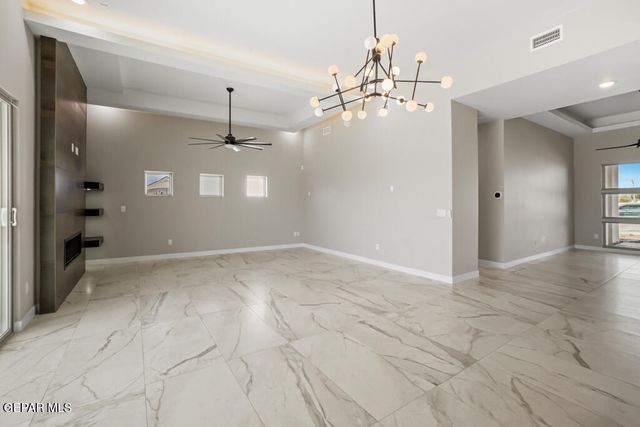 860 West Gate Drive, El Paso, TX 79932