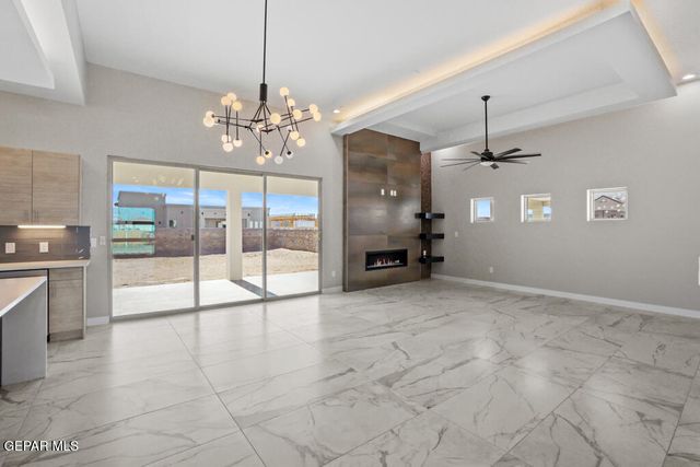 860 West Gate Drive, El Paso, TX 79932