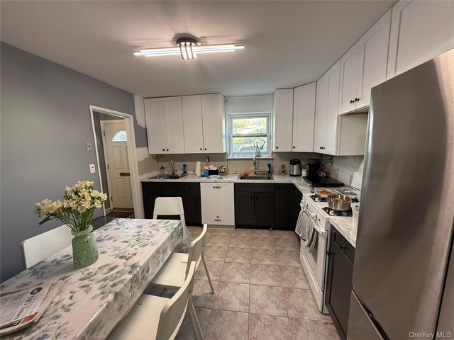 920 Broadway 5, Woodmere, NY 11598