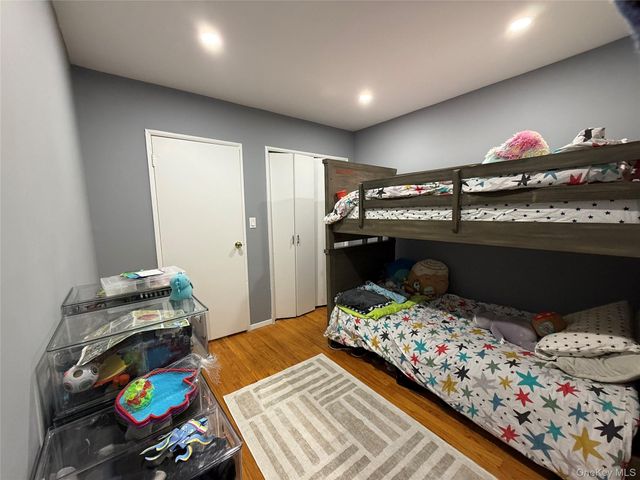 920 Broadway 5, Woodmere, NY 11598