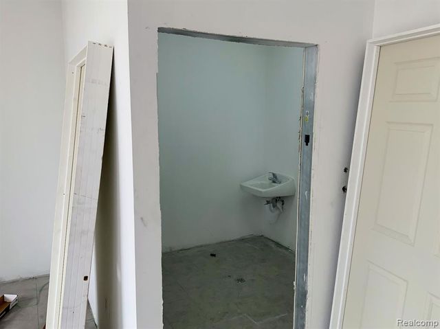 804 Southfield Road, Lincoln Park, MI 48146