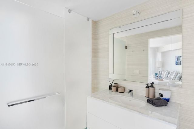 18501 Collins Ave 2304, Sunny Isles Beach, FL 33160