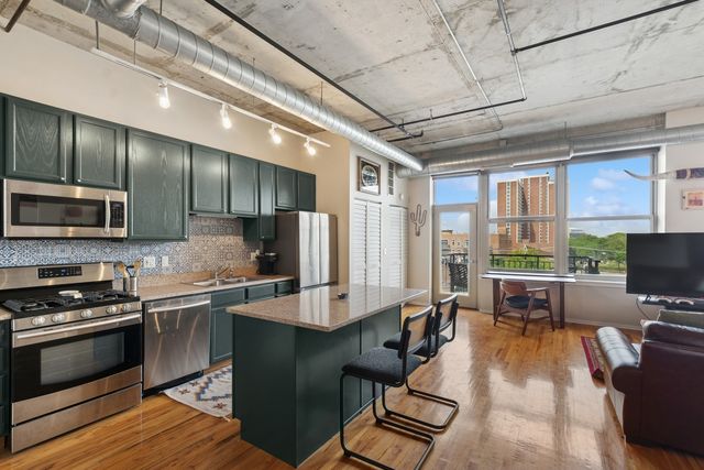6 S Laflin Street 518, Chicago, IL 60607