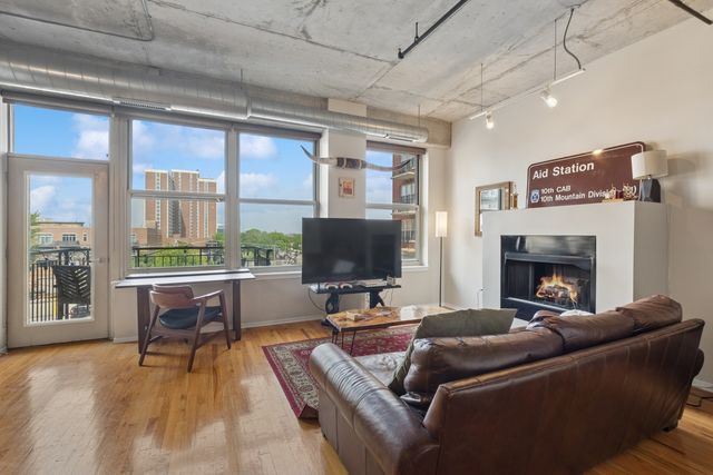 6 S Laflin Street 518, Chicago, IL 60607