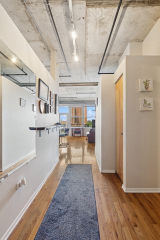 6 S Laflin Street 518, Chicago, IL 60607